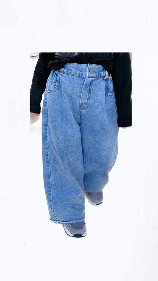 Straight cut baggy jeans